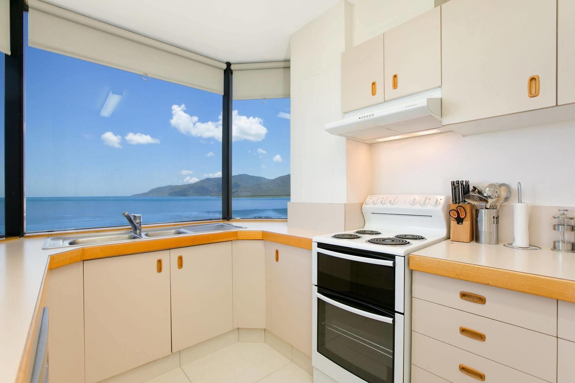 Hotel Tropiq Cairns Kültér fotó